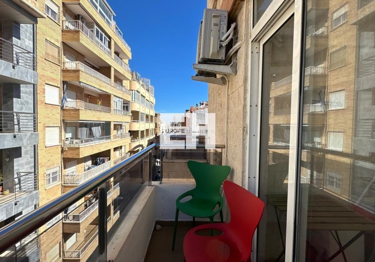 Segunda mano - Apartamento  - Torrevieja - Estacion De Autobuses