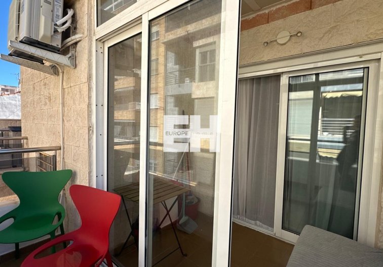 Segunda mano - Apartamento  - Torrevieja - Estacion De Autobuses