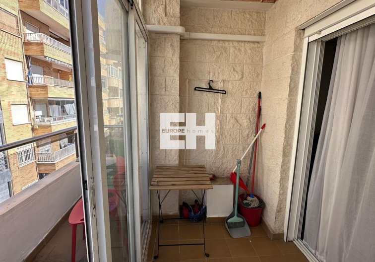 Segunda mano - Apartamento  - Torrevieja - Estacion De Autobuses