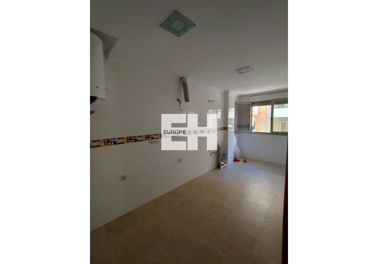 Segunda mano - Apartamento  - Torrevieja - Estacion De Autobuses