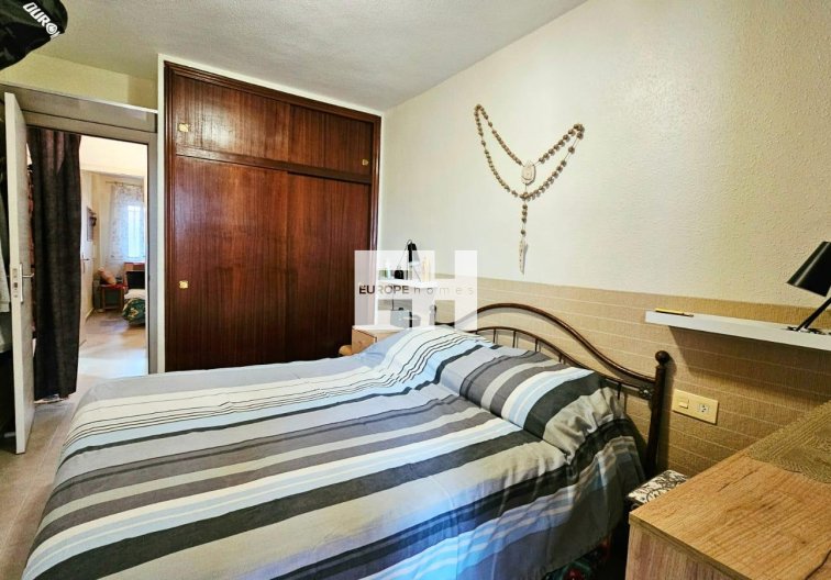 Resale - Apartment - Torrevieja - Playa de los Naúfragos