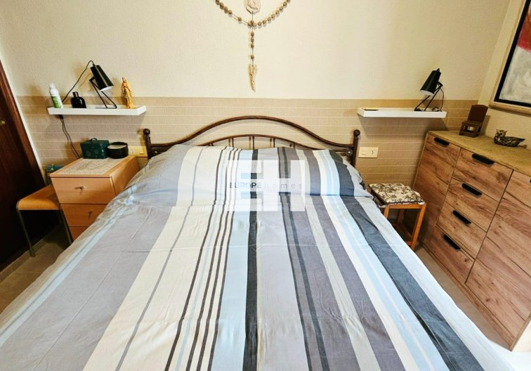 Resale - Apartment - Torrevieja - Playa de los Naúfragos