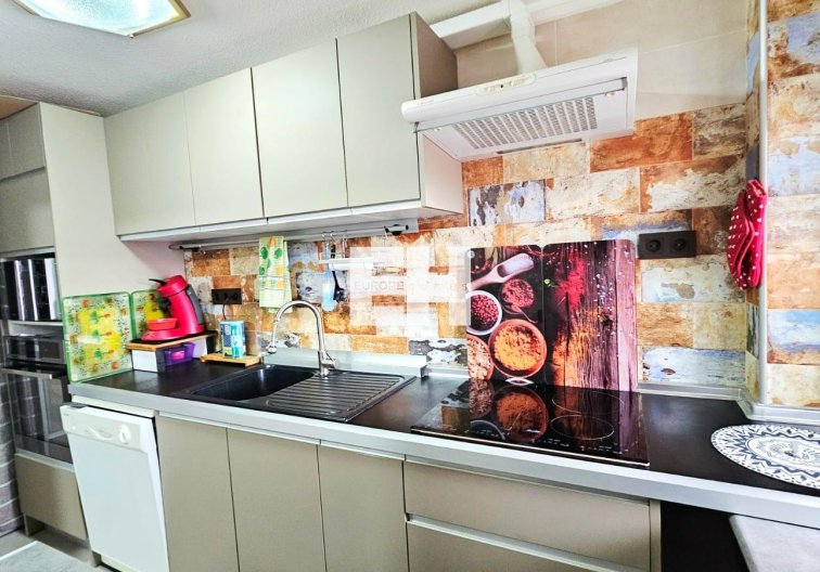 Resale - Apartment - Torrevieja - Playa de los Naúfragos