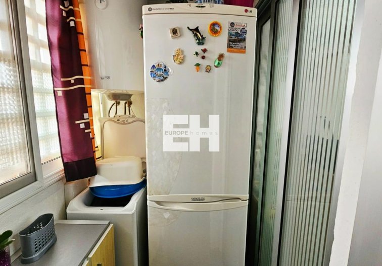 Resale - Apartment - Torrevieja - Playa de los Naúfragos