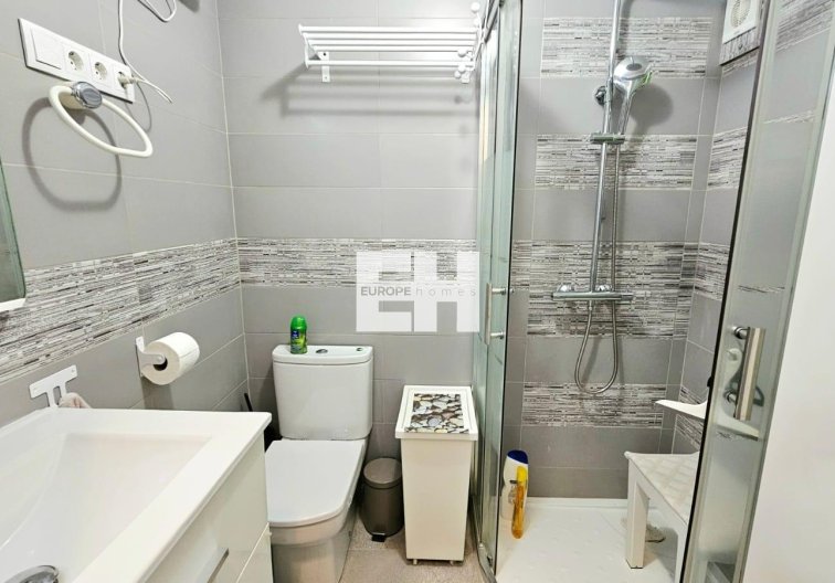 Resale - Apartment - Torrevieja - Playa de los Naúfragos