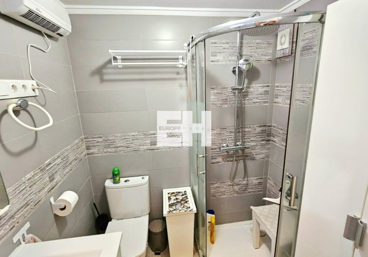 Resale - Apartment - Torrevieja - Playa de los Naúfragos