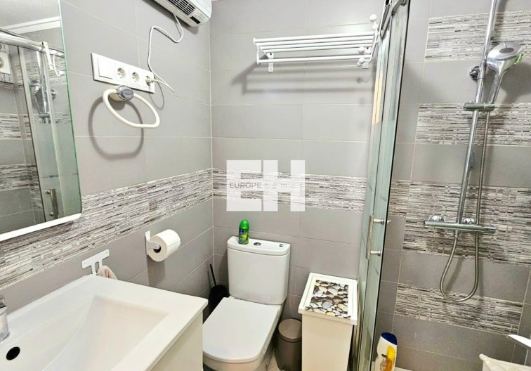 Resale - Apartment - Torrevieja - Playa de los Naúfragos