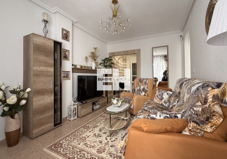 Segunda mano - Apartamento  - Torrevieja - Urb. Calas Blancas III