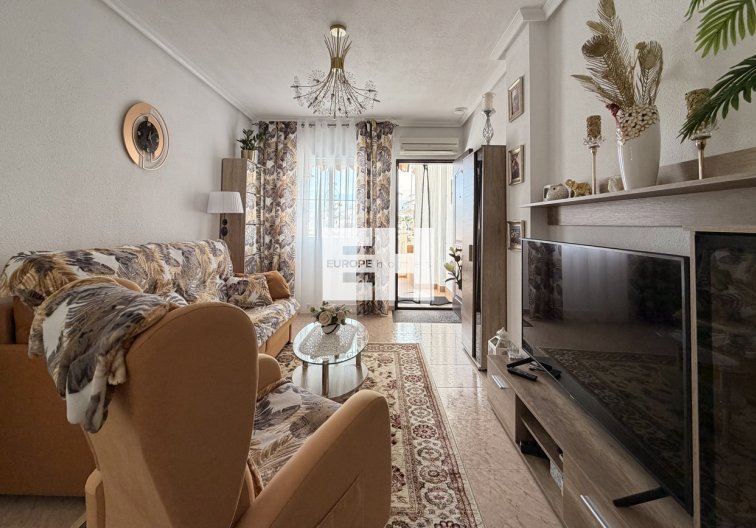 Segunda mano - Apartamento  - Torrevieja - Urb. Calas Blancas III