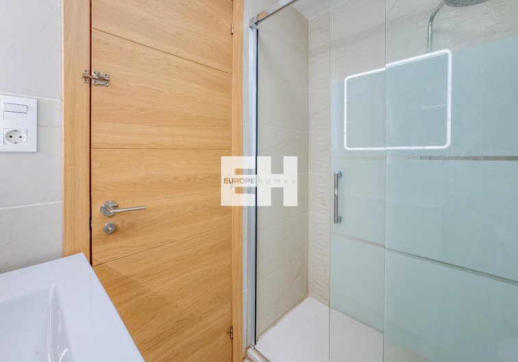 Segunda mano - Apartamento  - Torrevieja - La Mata Pueblo