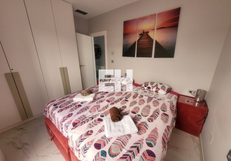 Resale - villa - Villamartin - Costa Blanca