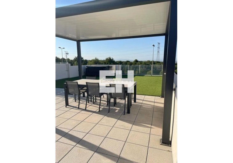 Resale - villa - Villamartin - Costa Blanca