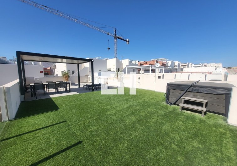 Resale - villa - Villamartin - Costa Blanca