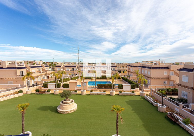 Resale - villa - Orihuela Costa - Costa Blanca
