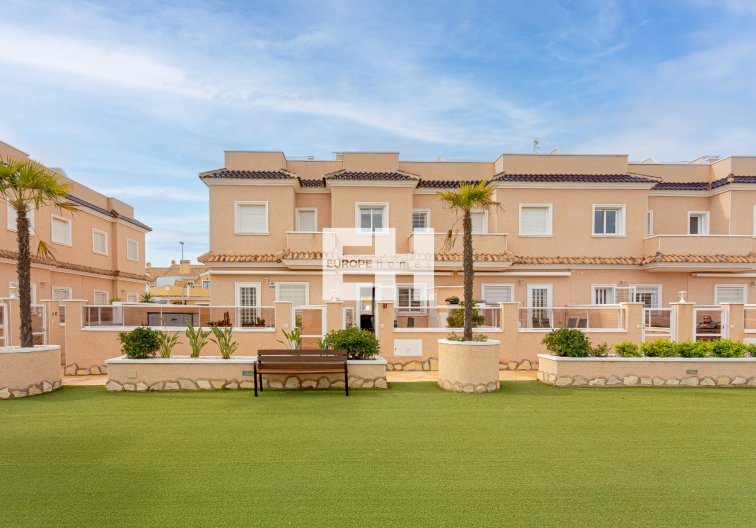 Resale - villa - Orihuela Costa - Costa Blanca