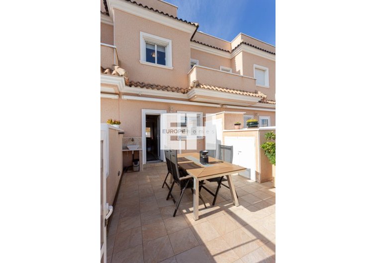 Resale - villa - Orihuela Costa - Costa Blanca