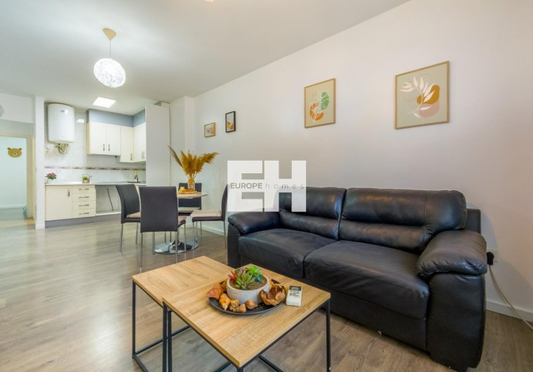 Segunda mano - Apartamento  - Torrevieja - Estacion De Autobuses