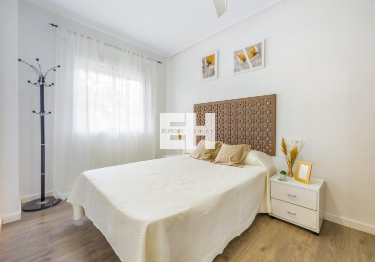 Segunda mano - Apartamento  - Torrevieja - Estacion De Autobuses