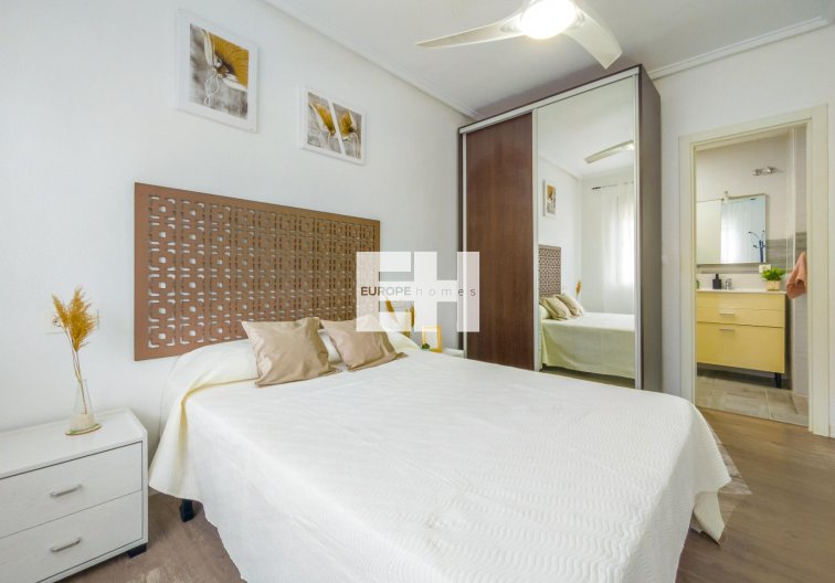 Segunda mano - Apartamento  - Torrevieja - Estacion De Autobuses