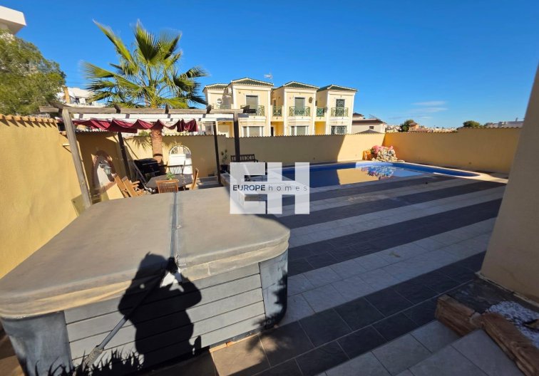 Segunda mano - villa - Orihuela Costa - Villamartín-las Filipinas