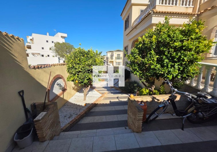 Segunda mano - villa - Orihuela Costa - Villamartín-las Filipinas