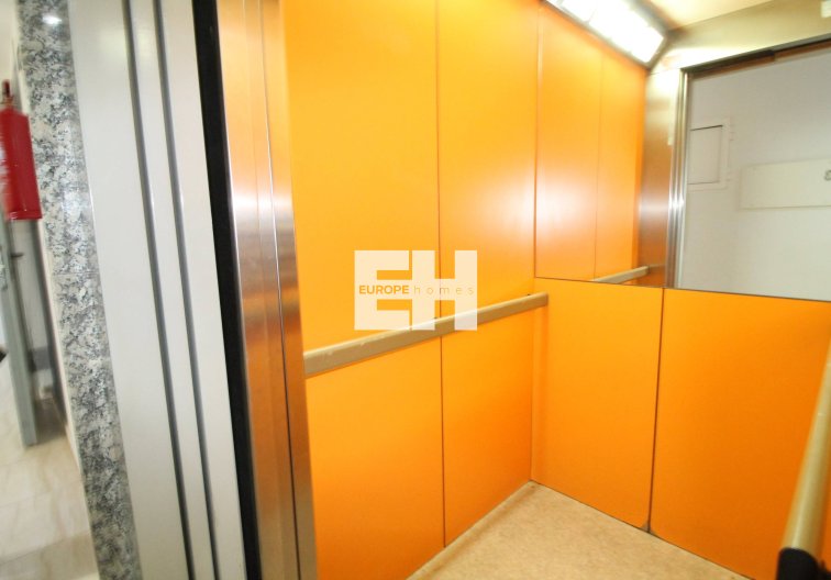 Segunda mano - Apartamento  - Torrevieja - Centro