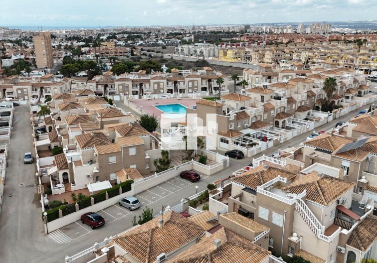 Resale - Semi Detached - Torrevieja - Aguas Nuevas