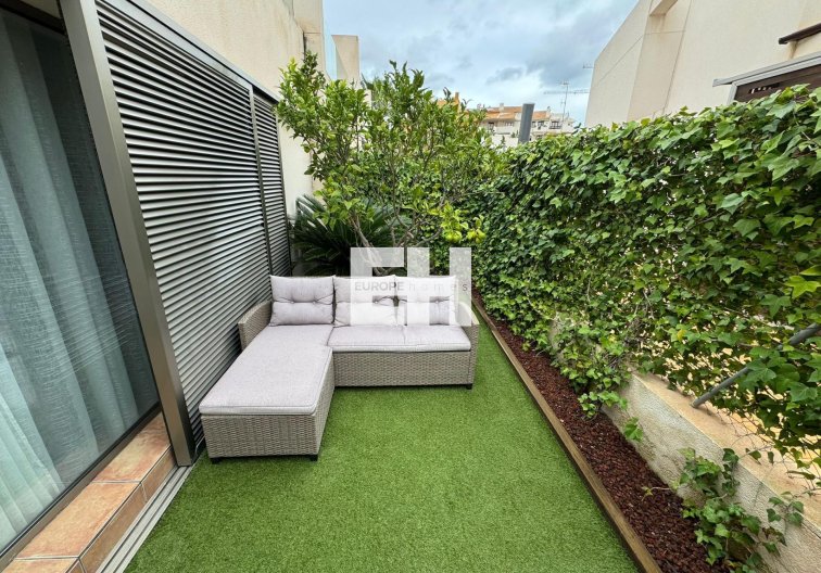 Herverkoop - town house - Torrevieja - Punta Prima