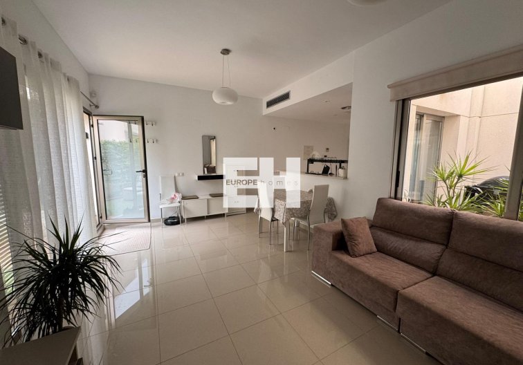 Herverkoop - town house - Torrevieja - Punta Prima