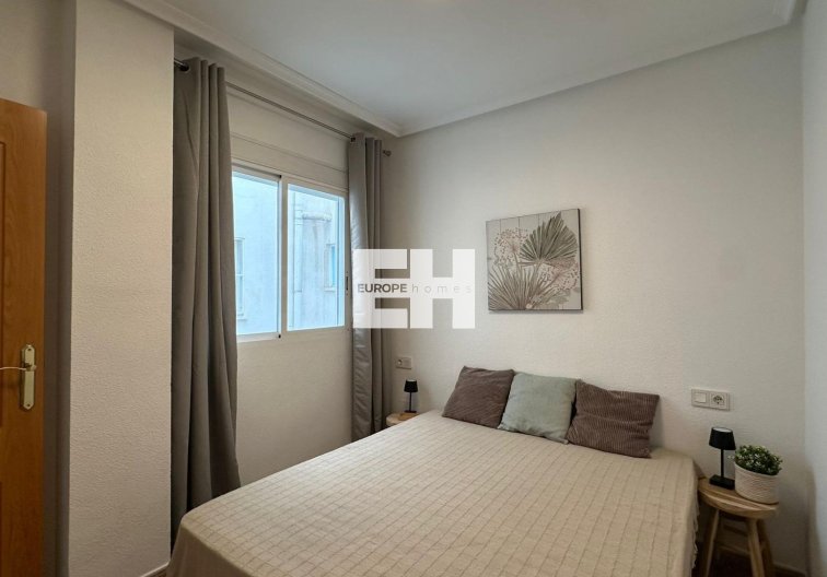 Segunda mano - Apartamento  - Torrevieja - Estacion De Autobuses