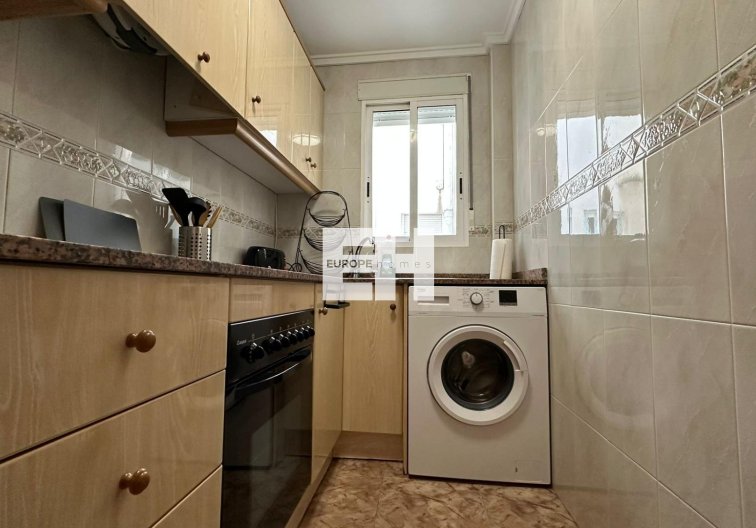 Segunda mano - Apartamento  - Torrevieja - Estacion De Autobuses