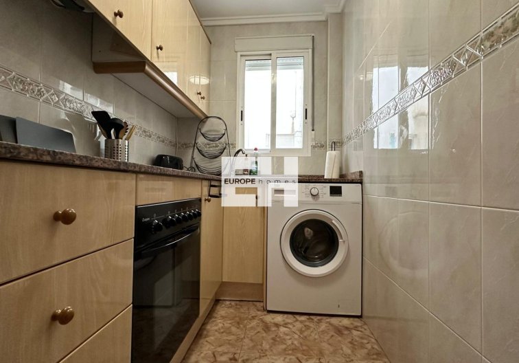 Segunda mano - Apartamento  - Torrevieja - Estacion De Autobuses