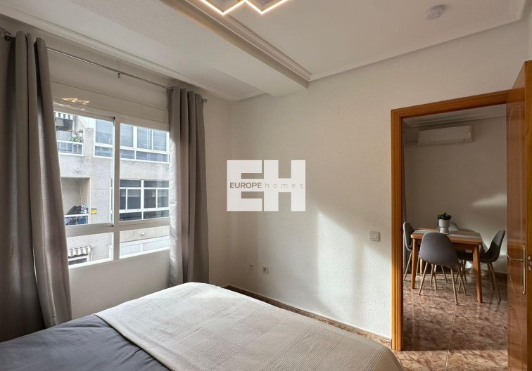 Segunda mano - Apartamento  - Torrevieja - Estacion De Autobuses