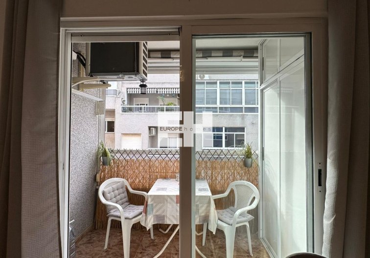 Segunda mano - Apartamento  - Torrevieja - Estacion De Autobuses