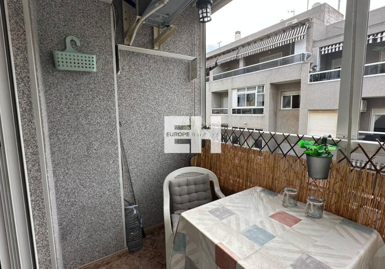 Segunda mano - Apartamento  - Torrevieja - Estacion De Autobuses