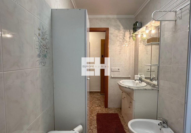 Segunda mano - Apartamento  - Torrevieja - Estacion De Autobuses