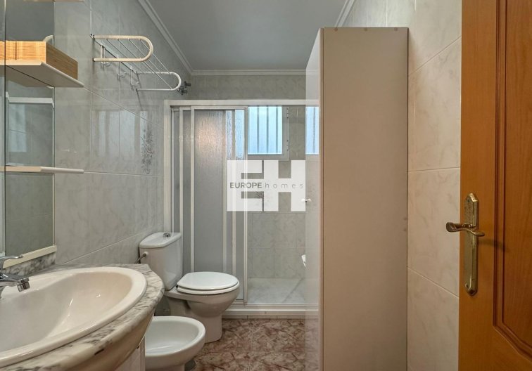 Segunda mano - Apartamento  - Torrevieja - Estacion De Autobuses