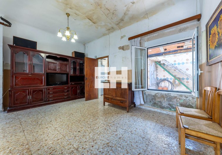 Resale - town house - Alicante - San Agustín