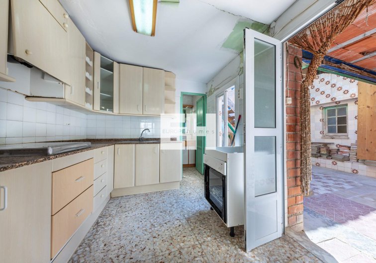 Resale - town house - Alicante - San Agustín