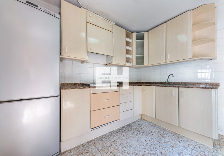 Resale - town house - Alicante - San Agustín
