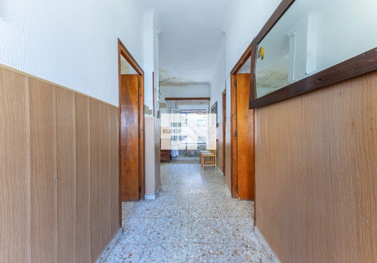Resale - town house - Alicante - San Agustín