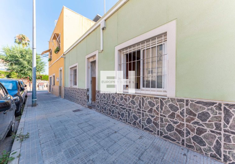 Resale - town house - Alicante - San Agustín