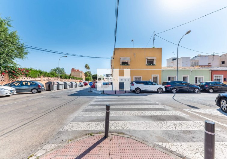 Resale - town house - Alicante - San Agustín