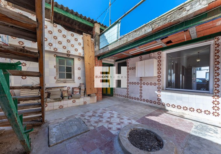 Resale - town house - Alicante - San Agustín