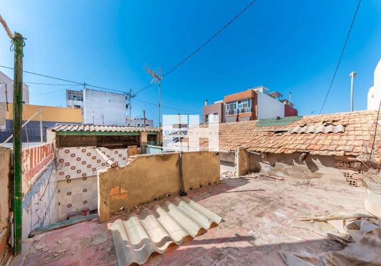 Resale - town house - Alicante - San Agustín