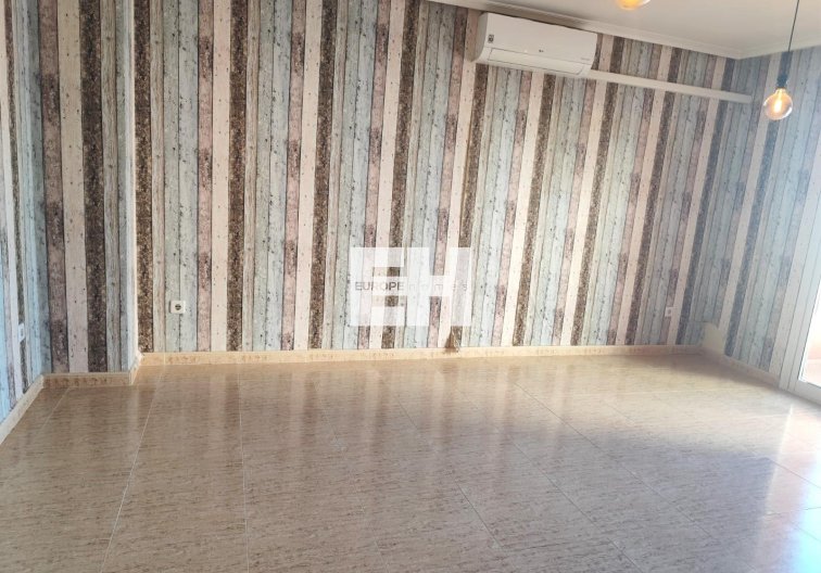 Resale - Apartment - Torrevieja - Centro