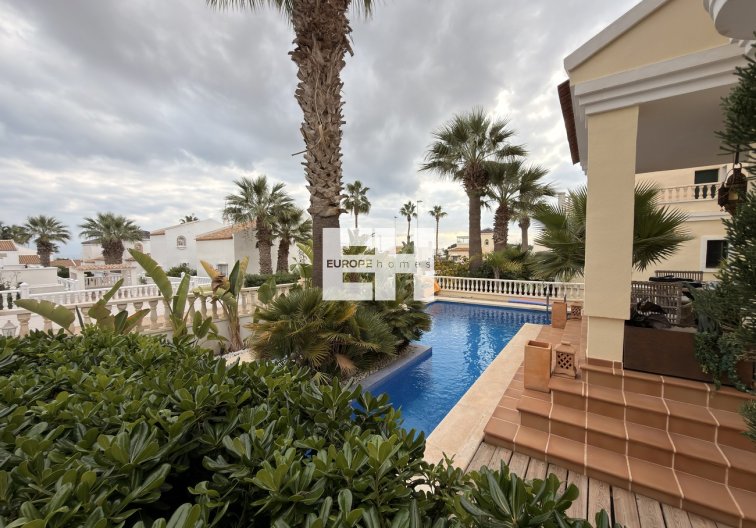 Revente - villa - Orihuela Costa - Los Doses