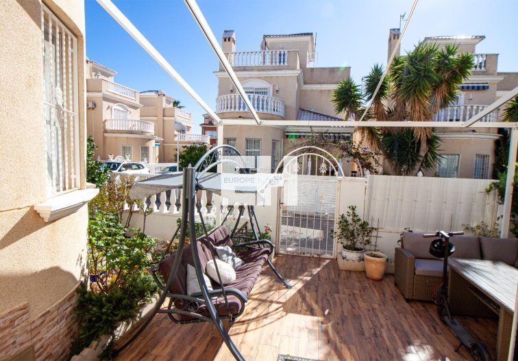 Segunda mano - villa - Orihuela Costa - Los Almendros-la Florida