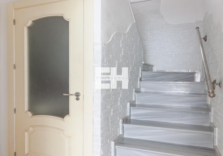 Segunda mano - villa - Orihuela Costa - Los Almendros-la Florida