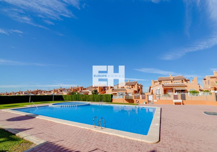 Herverkoop - Bungalow - Torrevieja - Aguas Nuevas
